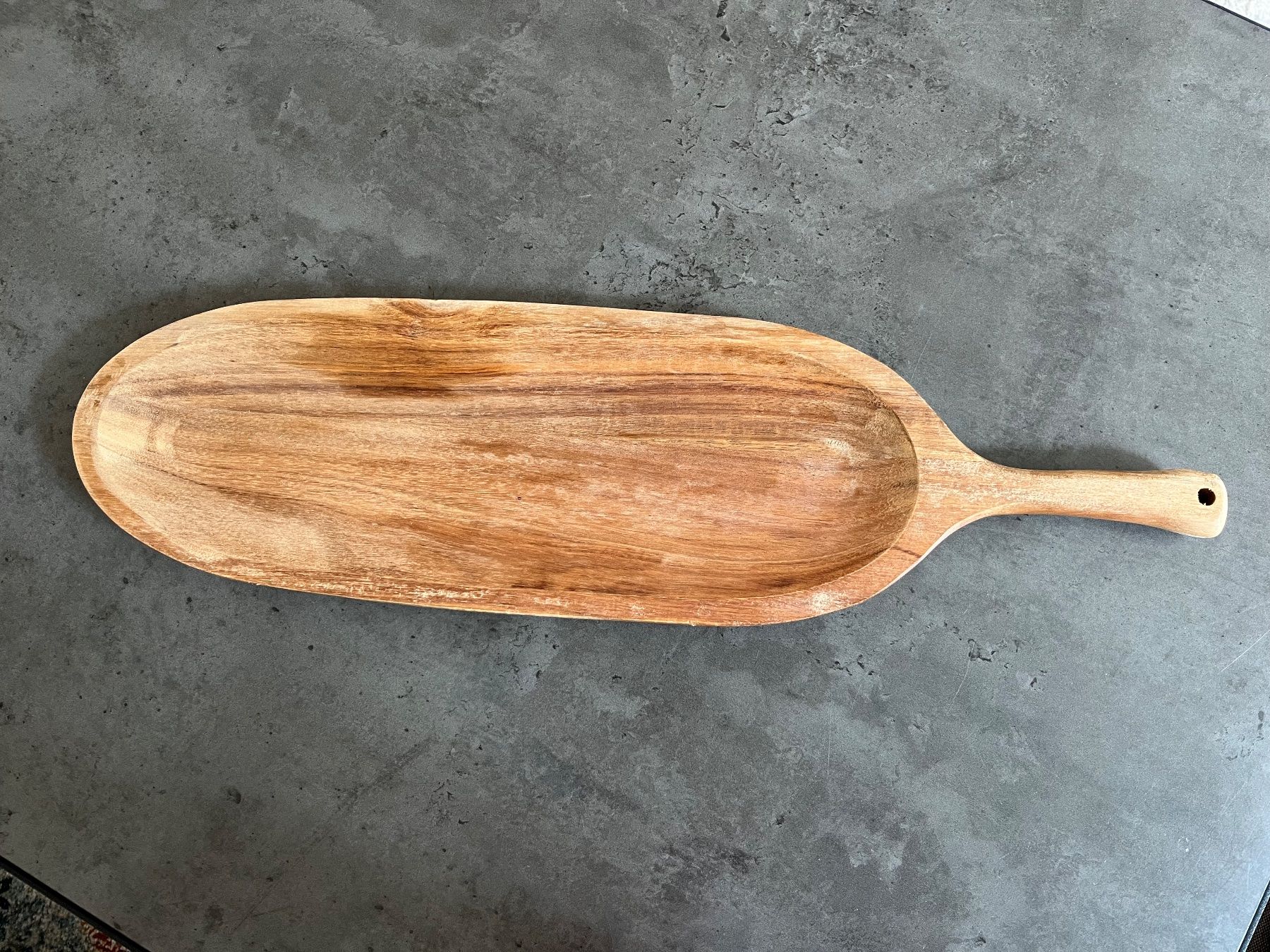 Plateaux: Bloomingville Servierbrett 48x13.5cm – D'occasion à Olten par ari_jxn9