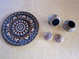 Teller Cloisonné (1 Stück) und 2 Töpfchen