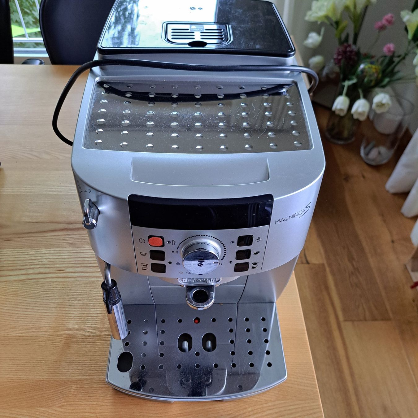 De'Longhi Kaffeemaschinen & Espressomaschinen: De'Longhi Magnifica S – Gebraucht aus Bottmingen von keaibea