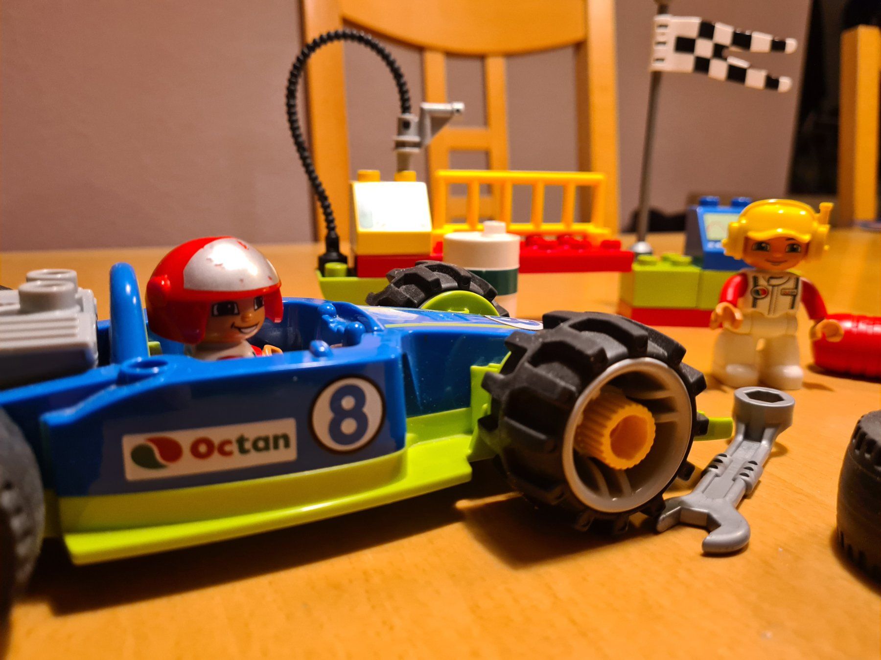 Lego Kit di costruzioni: Set LEGO DUPLO voiture de course complet – Usato da Nyon venduto da Dap_j77s 1