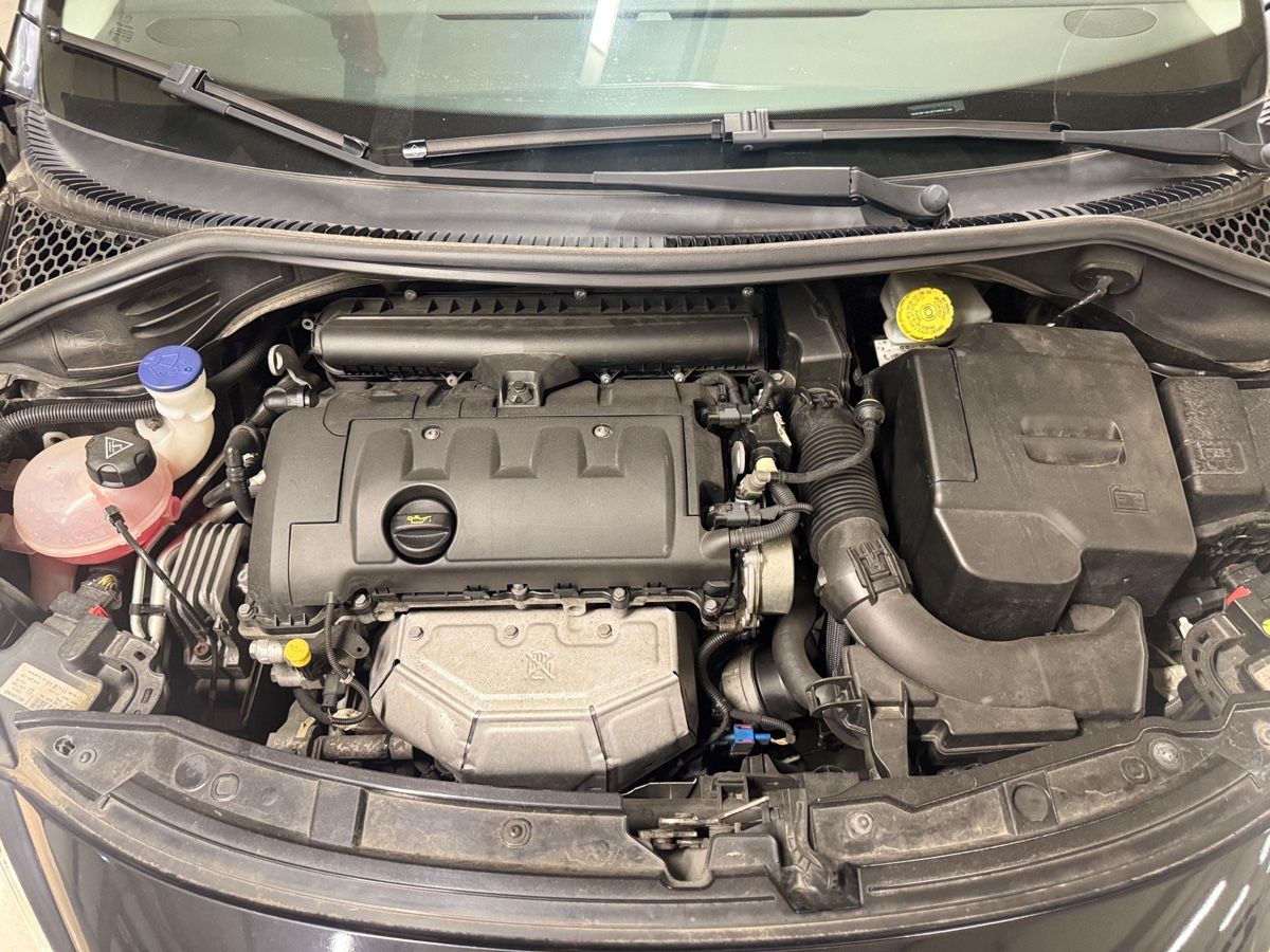 Peugeot Automobili: PEUGEOT 207 1.4 16V – Usato da Uster venduto da D_8610 7