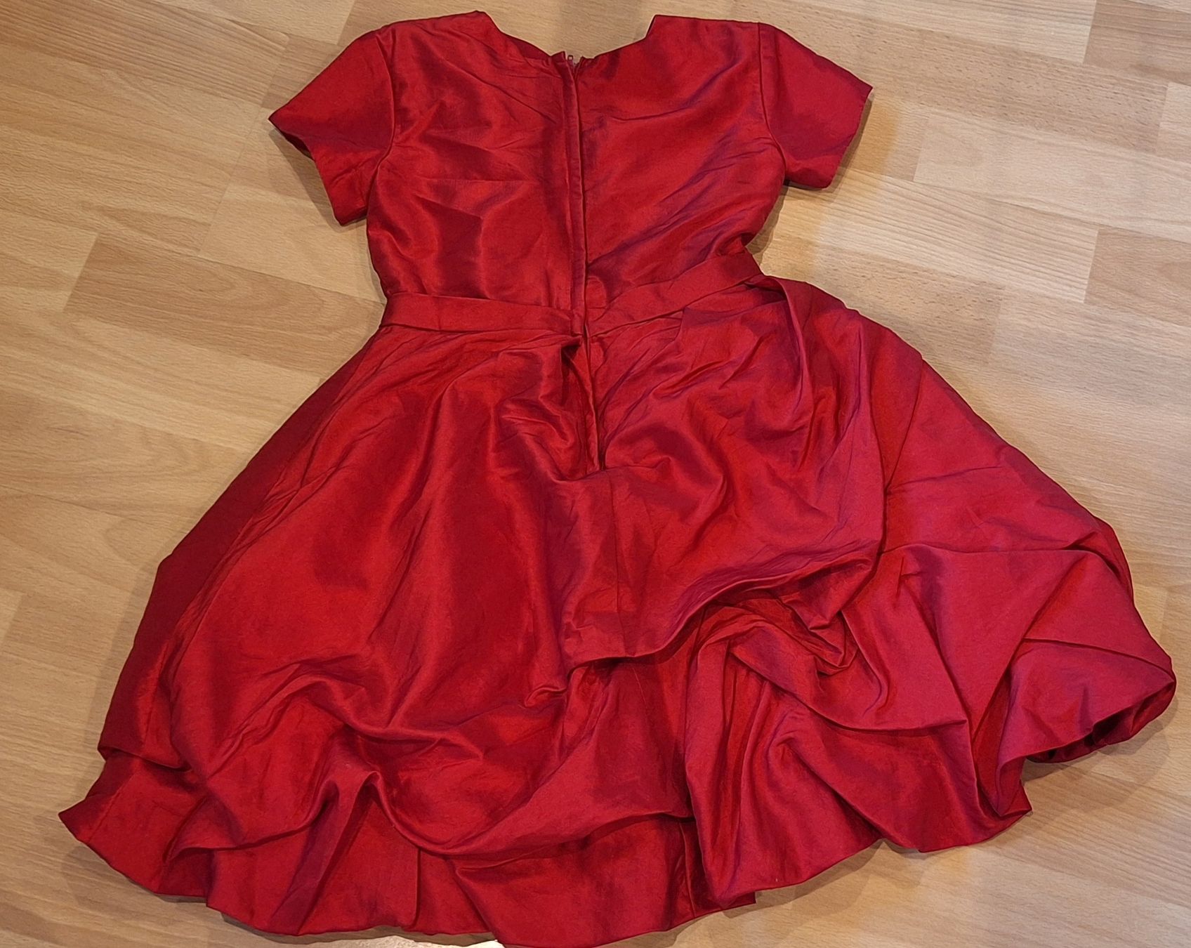 Kleider & Röcke: Rotes Festkleid  – Gebraucht aus Oberägeri von run_cj6q 3