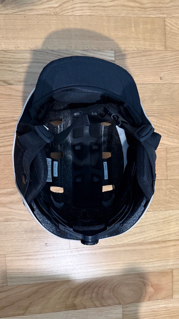 Decathlon Caschi: BTwin Helm – Usato da Biel/Bienne venduto da mil_28g8 1