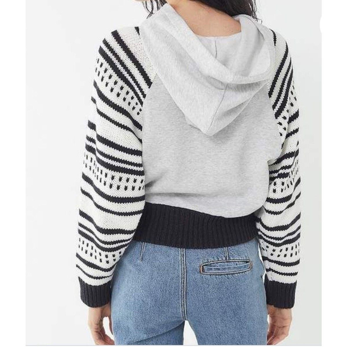 Urban Outfitters Maglioni & Felpe: Urban Outfitters Größe S Pullover 36 Kapuzenpullover grau – Usato da St. Moritz venduto da ang_9drt 1