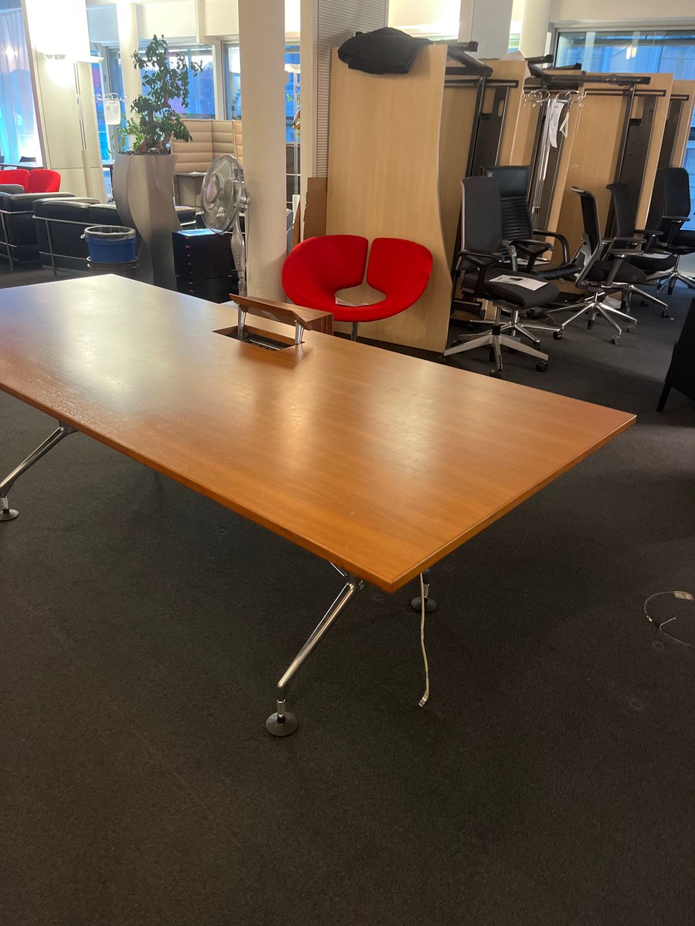 Tavoli: Vitra Konferenztisch – Usato da Affoltern am Albis venduto da Zapro 4