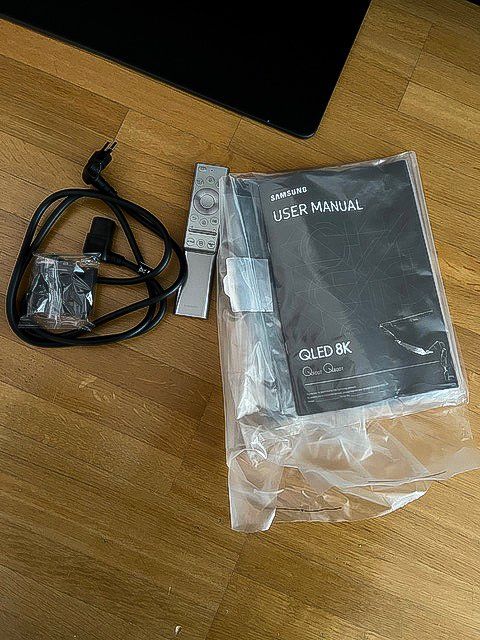 Samsung Fernseher: Samsung QE82Q800T QLED 8K 82" – Gebraucht aus Dierikon von swissmoviefan 2