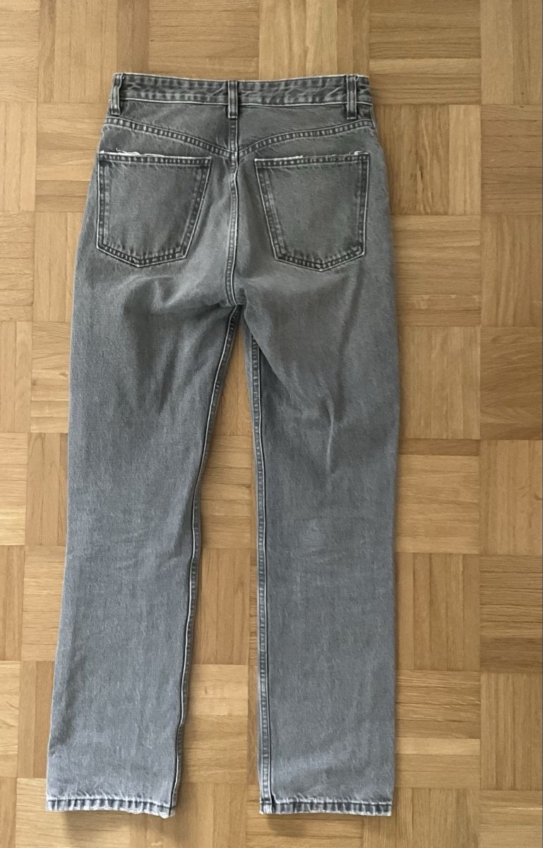 Zara Jeans: zara straight leg jeans grey  – Usato da Zürich venduto da ele_cj6q 1