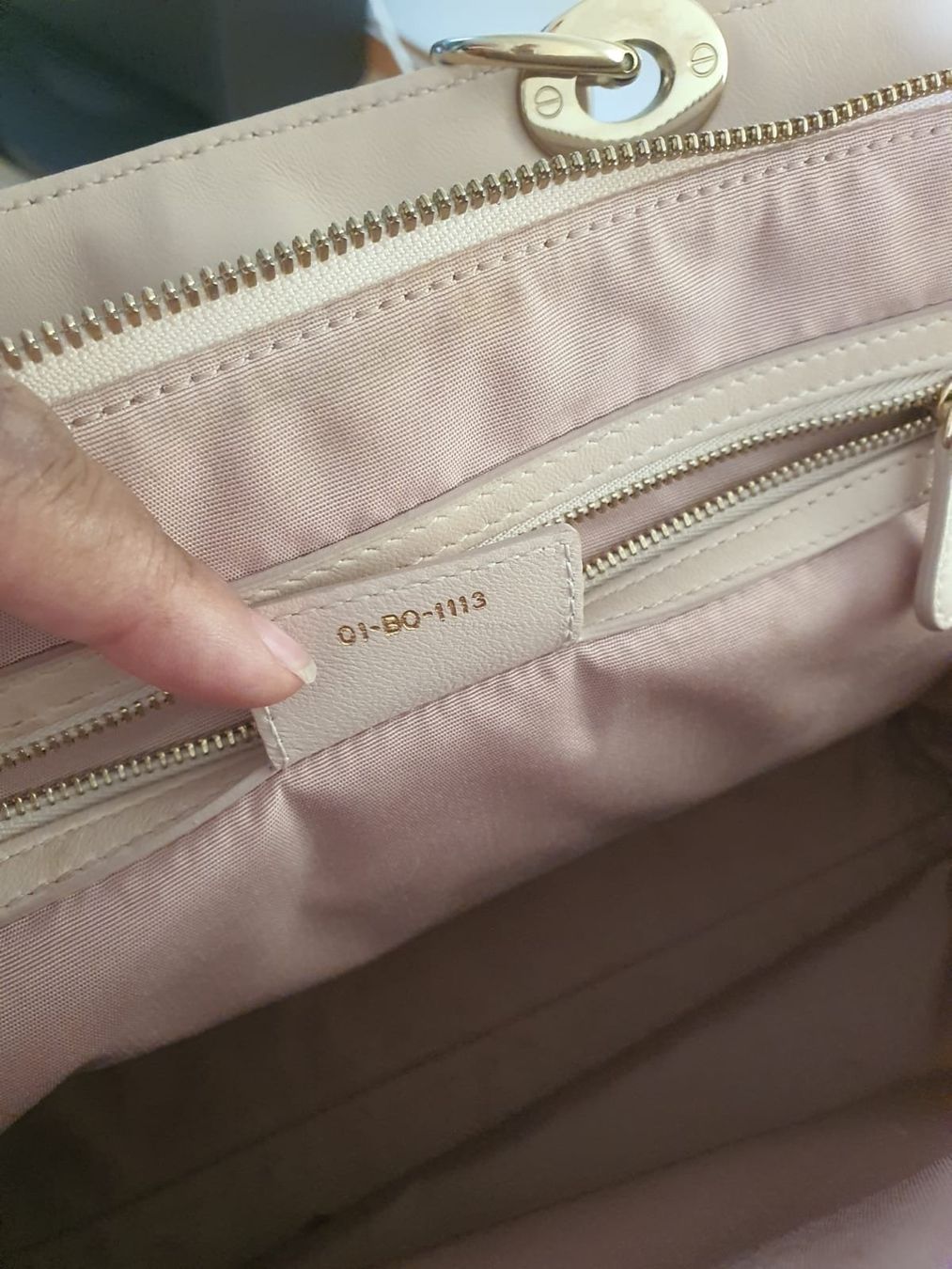 Dior Taschen für Damen: Dior Rose Leder Schultertasche – Gebraucht aus Schlieren von Fangolf 9