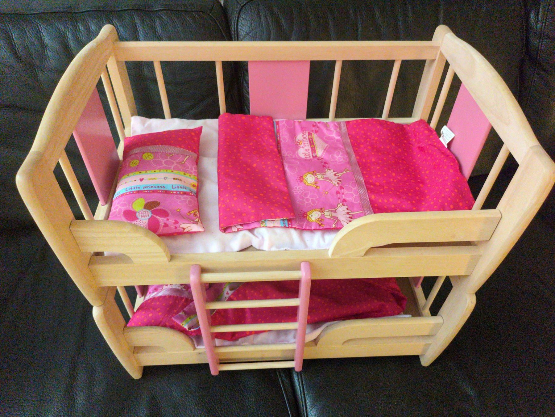 Giocattoli: Puppenbett, Hochbett oder 2 einzelne mit Decken und Kissen – Usato da Winterthur venduto da Tschebe 5