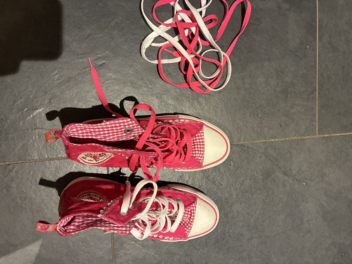 Krüger Scarpe da donna: Krüger Turnschuhe Grösse 36 – Usato da Paspels venduto da giu_vt7p