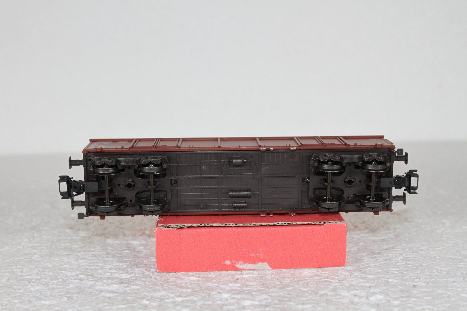 Märklin Modelleisenbahnen: Märklin DB Eaos mit Ladung (1) – Gebraucht aus Triesen von gleis8 6