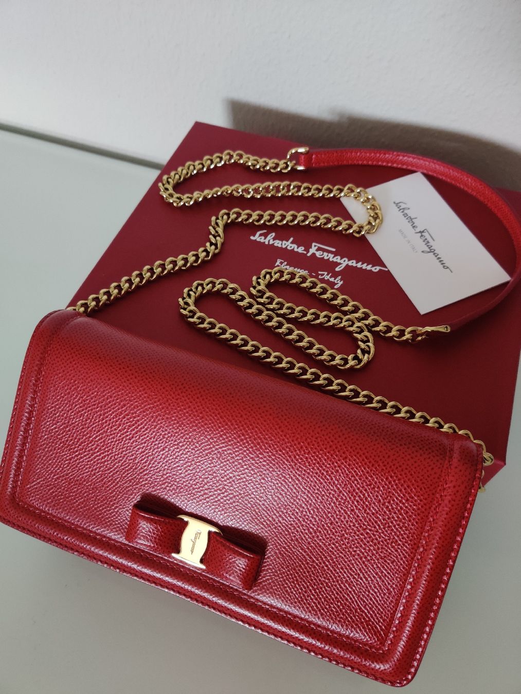 Salvatore Ferragamo Borse da donna: SALVATORE FERRAGAMO VARA BAG – Nuovo (secondo la descrizione) da Zollikon venduto da ces-chic