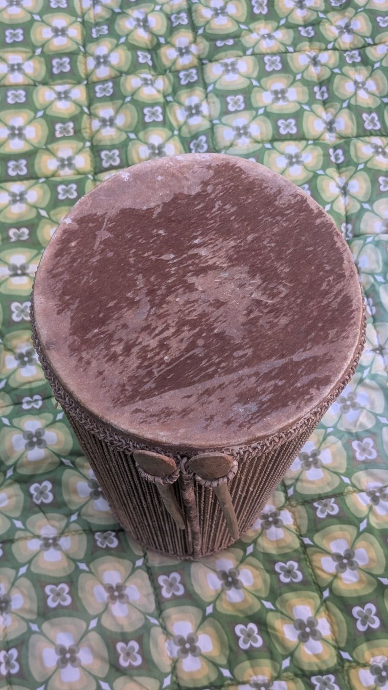 Strumenti musicali: Original Trommel mit Stöcken aus Madagaskar alles Leder – Usato da Spiegel b. Bern venduto da i-buser 1