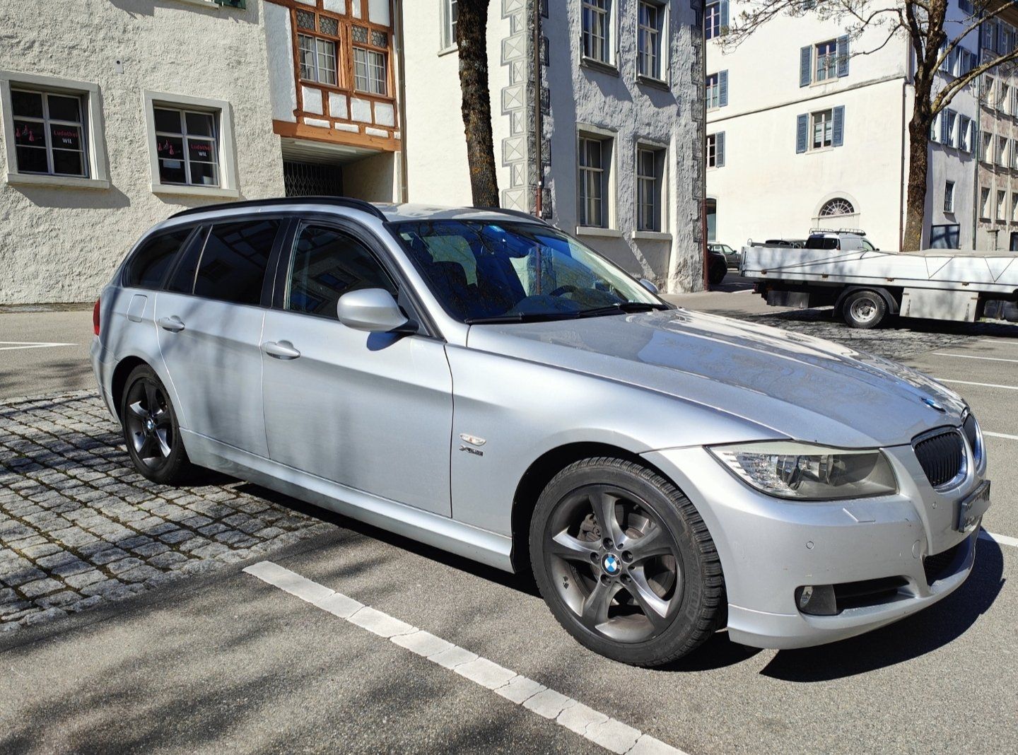 BMW Autos: BMW 320 DIESEL X DRIVE, FACELIFT, AHK – Gebraucht aus Wil SG von ciciii