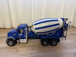 Bruder Betonmisch-LKW
