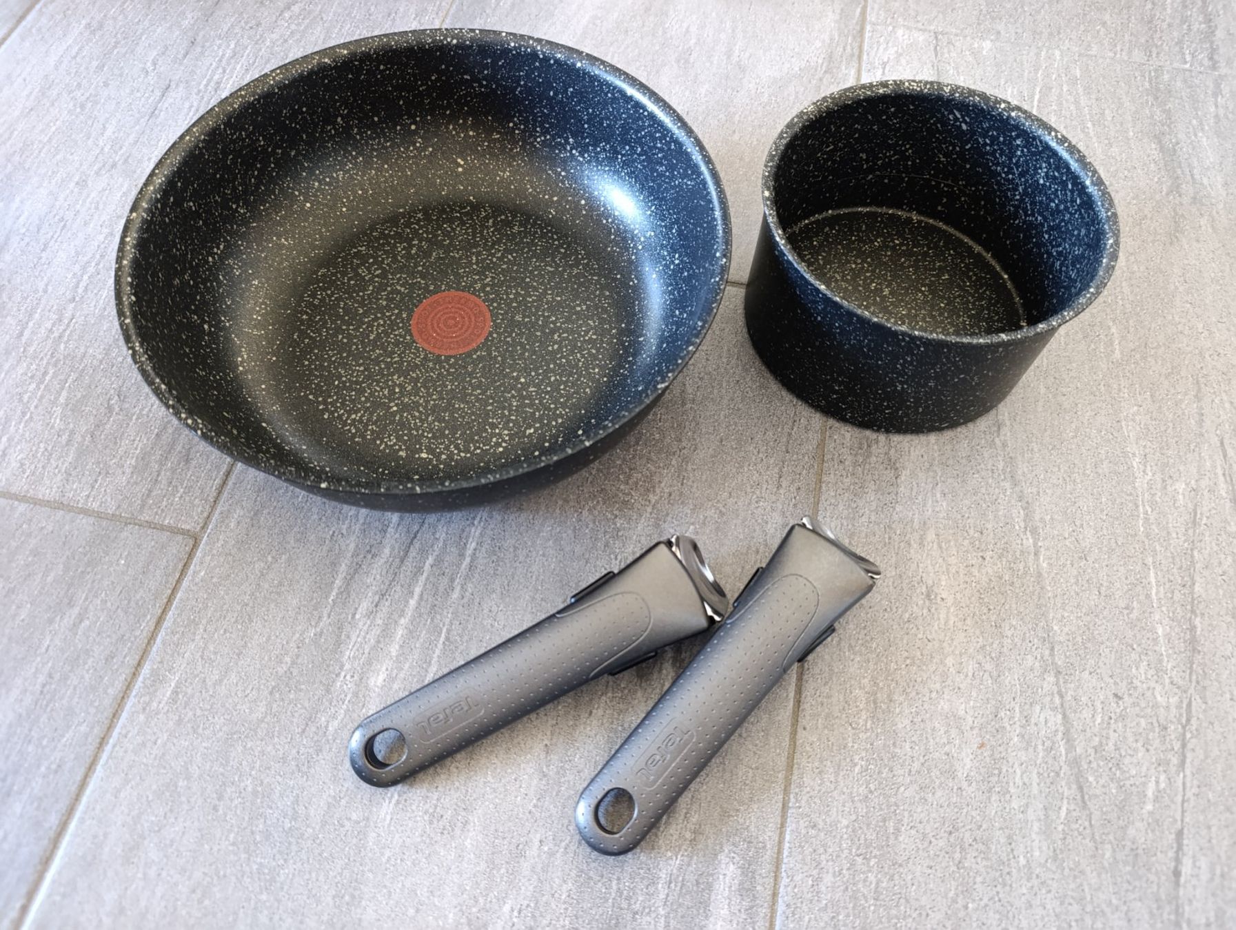 Tefal Pentole: Tefal ingenio 2 casseroles et 2 poignées – Usato da La Tzoumaz venduto da Marlenev11
