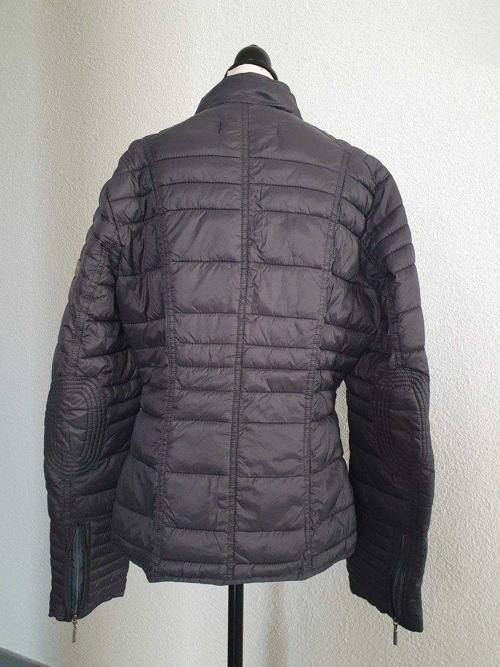 Jacken: Winterjacke Frieda & Freddies, grau, Gr. 38 – Gebraucht aus Marbach SG von DH04 5