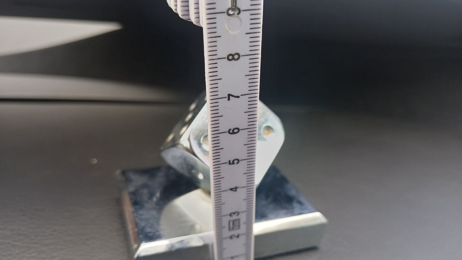 Statuette: Würfel Briefbeschwerer – Usato da Flawil venduto da Naphtali 3