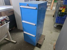 3er Lista Schubladenstock mit Schlüssel 40x66 H: 112cm 1.-