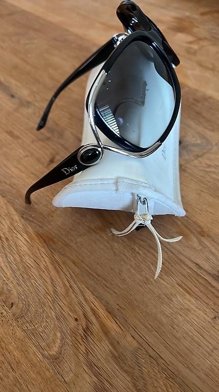 Brillen & Gläser: Sonnenbrille  – Gebraucht aus Zürich von Vasu05 2