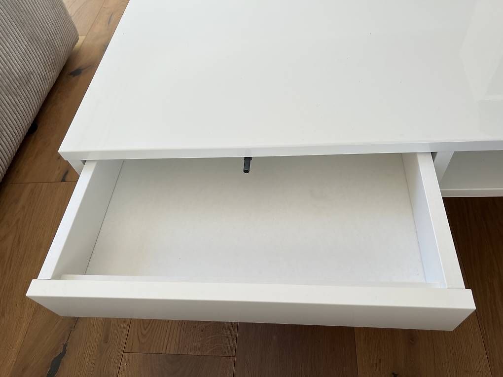 Tavoli: IKEA Couchtisch Tofteryd weiss 95x95cm – Usato da Sevelen venduto da ale_v29l 3