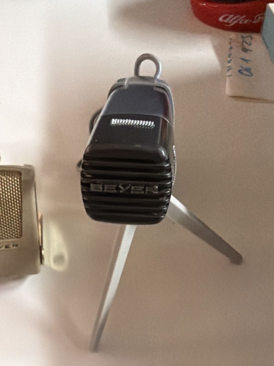 Beyerdynamic Mikrofone: Microfono dinamico Beyerdynamic M.80 con custodia – Gebraucht aus basel von Swiss._.1978 1
