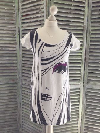 T-shirt/Tunique blanc motif visage