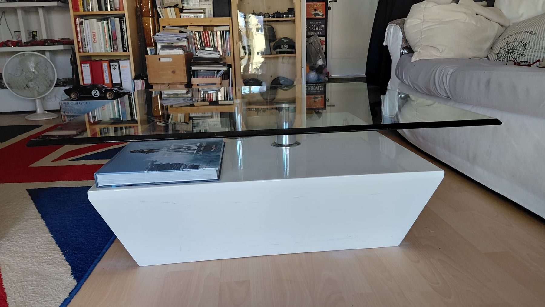 Tavoli: Salontisch Weiss mit Glassplatte – Usato da St. Gallen venduto da Ysera 2