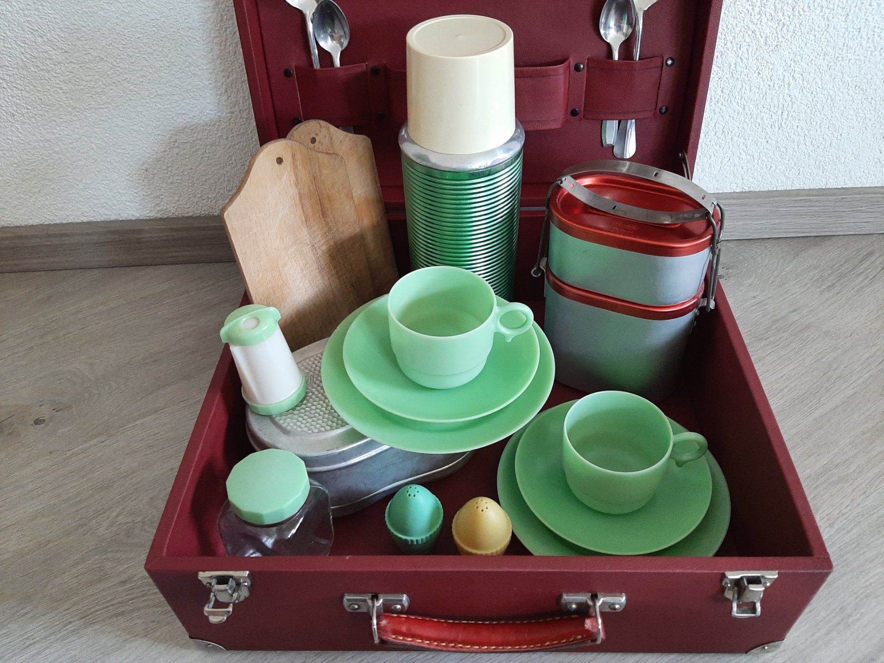 Valigie: 50er 60er J. Mid Century Picknickkoffer Oldtimer Camping – Usato da Erschwil venduto da Karabella 6