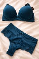 Joli ensemble de lingerie bleu marine, dentelle, NEUF! M/38