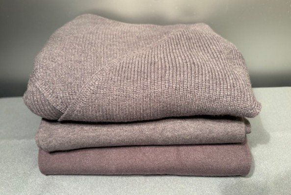 Lotti di vestiti: Kuscheliges Strick-Set, Hose und Pullover - plus 1x Hose – Nuovo (secondo la descrizione) da Kriegstetten venduto da Dorothy66 6