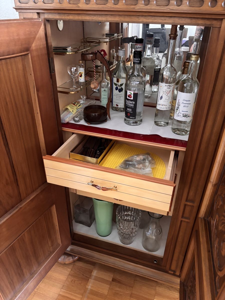 Credenze: Antikes Buffet / Büfett  - Eschenholz - Massiv – Usato da Luzern venduto da Housejunky 3