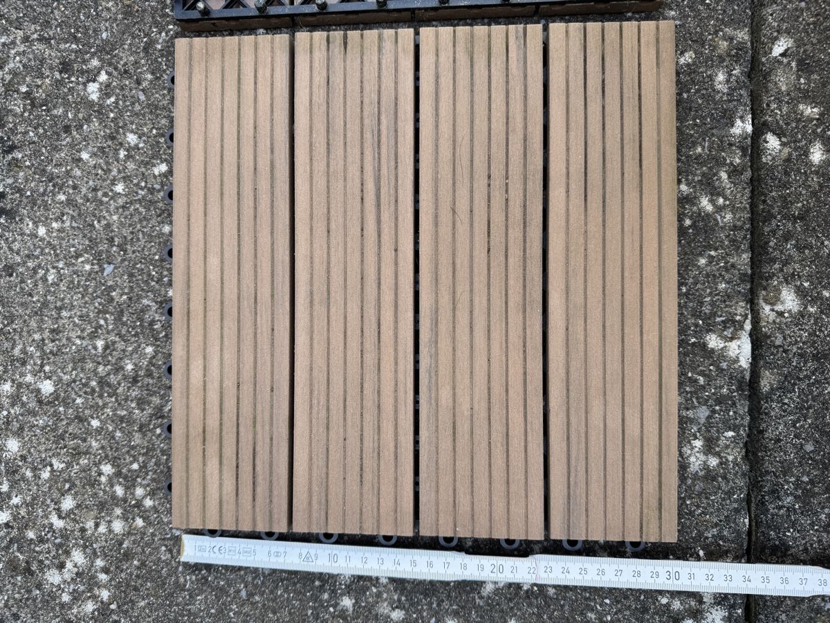 Rivestimenti per pavimenti: 240 Terrassenplatten 30x30cm – Usato da Bülach venduto da Stadtkind84 1
