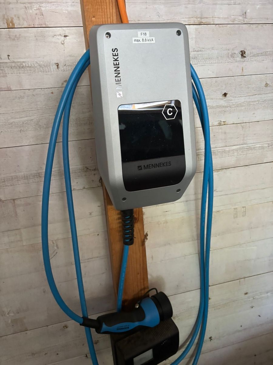 Mennekes Batterie-Ladegeräte: Mennekes Wallbox – Gebraucht aus Kloten von neo_bytes