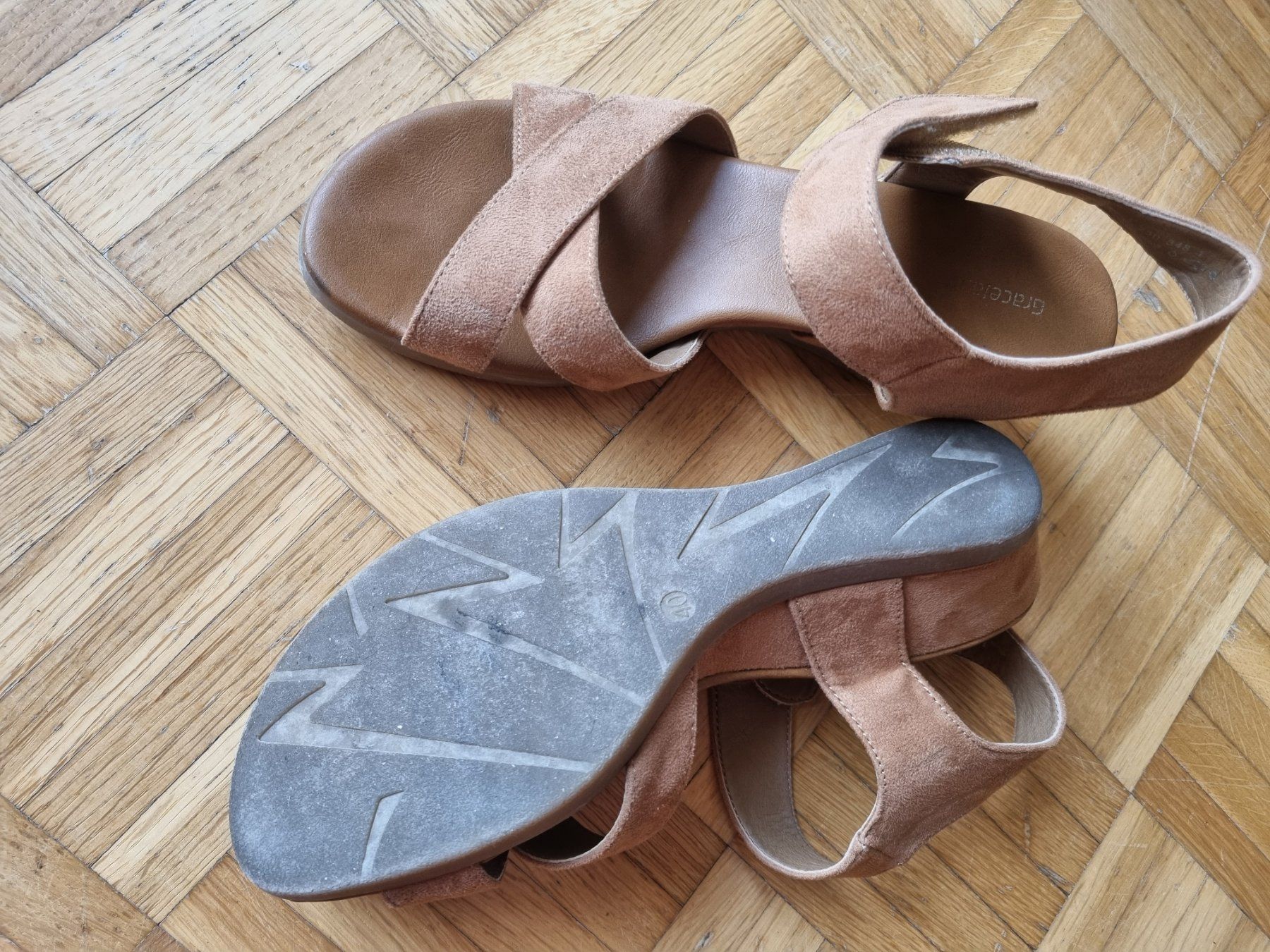 Graceland Chaussures femmes: Sandales compensées – D'occasion à Onex par oph_hnr9 3