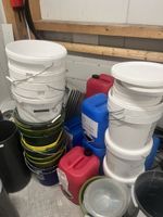 Gebrauchte Kunststoffboxen/Eimer zu verkaufen