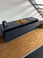Meuble TV bas moderne à 4 tiroirs Parfait état
