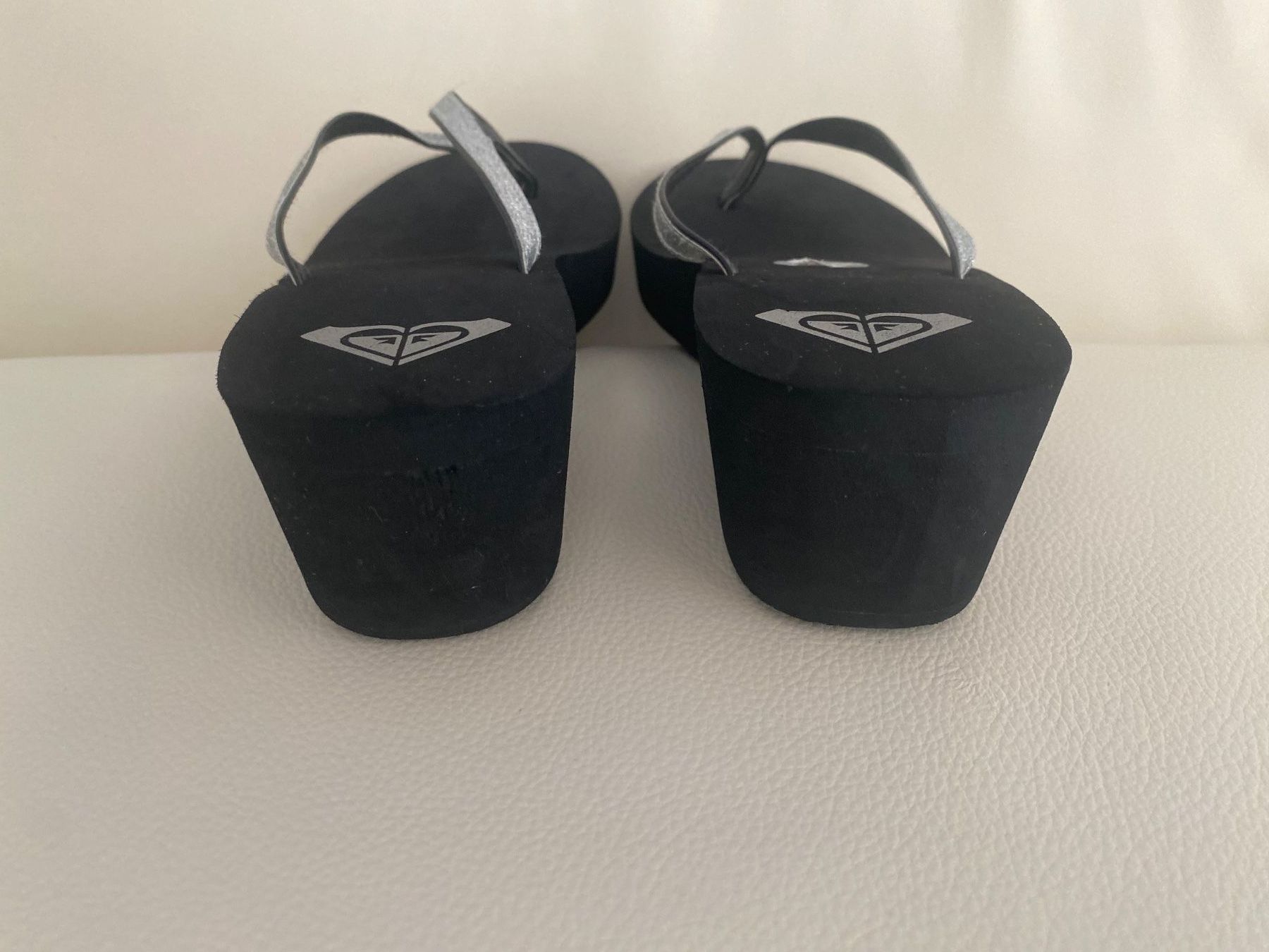 Scarpe da donna: SUMMERTIME - stylische/edle Flip-Flops, schwarz/silber, 38 – Usato da Winkel venduto da ferrari2022 5