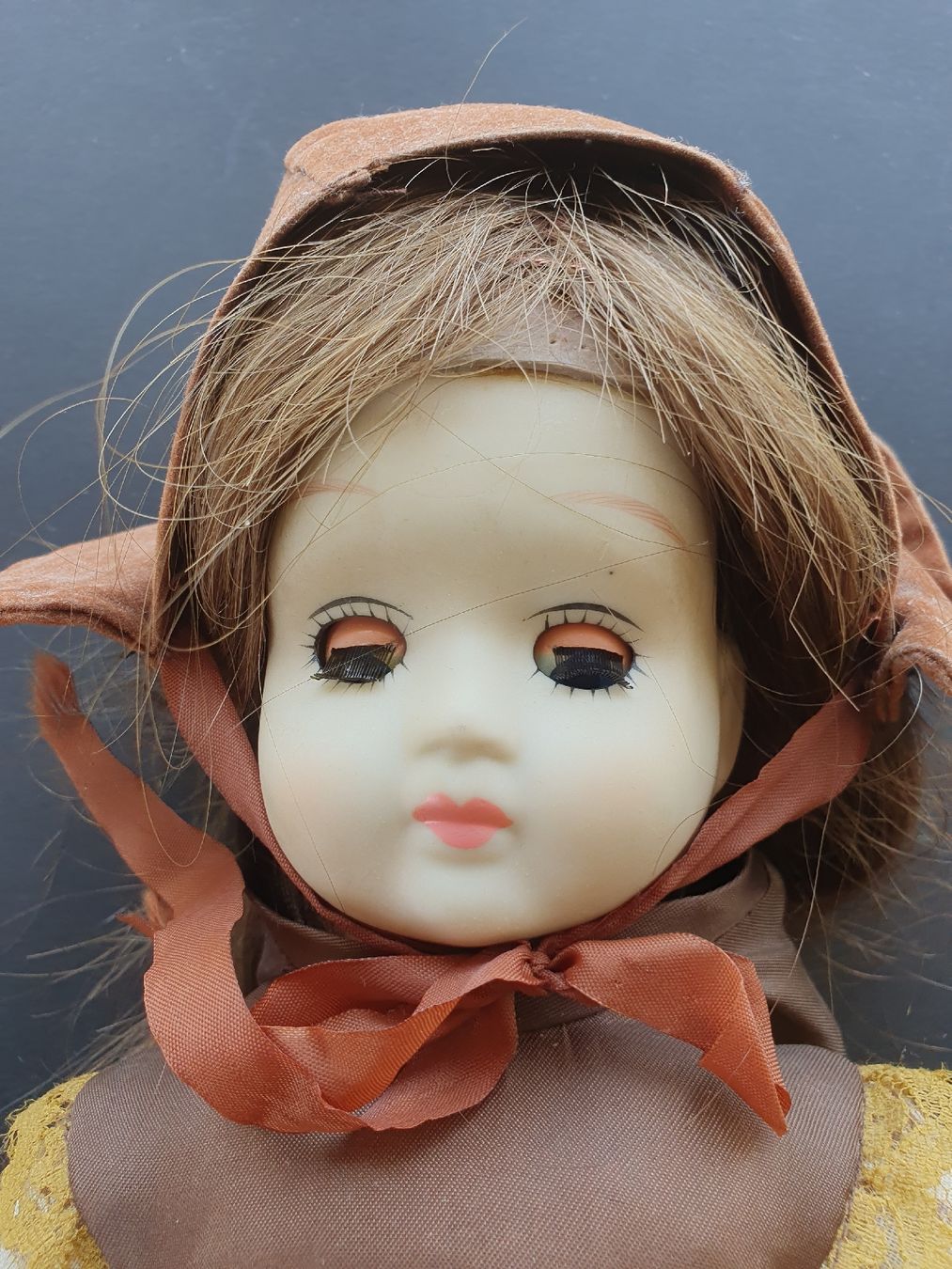 Bambole: Poupée en porcelaine – Usato da Les Brenets venduto da SBO56 2