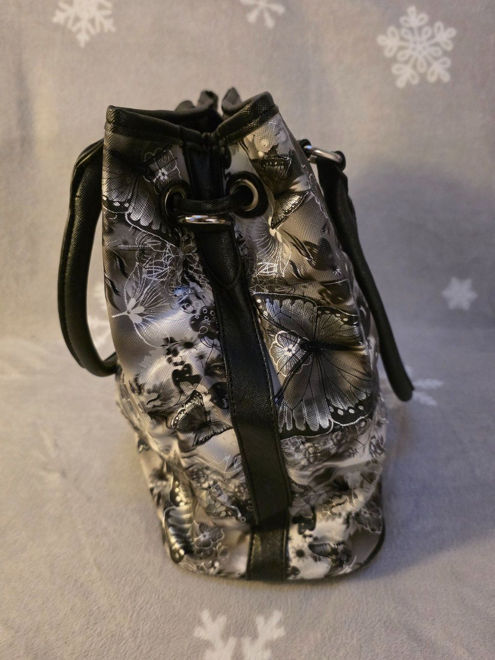 Borse da donna: Schöne Handtasche mit Schmetterlings Muster – Nuovo (secondo la descrizione) da Steffisburg venduto da ang_7fcj 3