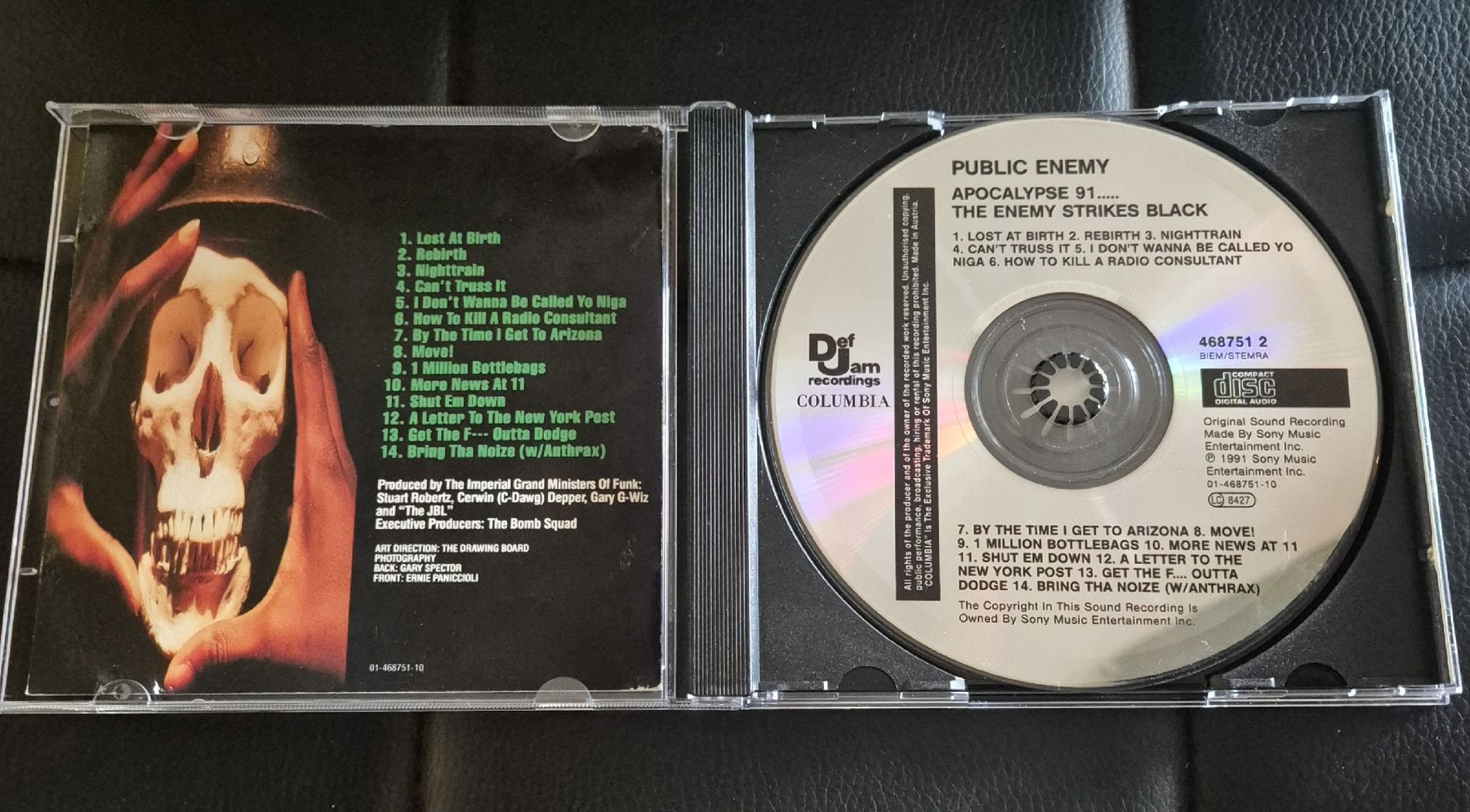 CD: Public Enemy- apocalypse 91 the enemy strikes black – Usato da goldingen venduto da M.Balmer-13 1