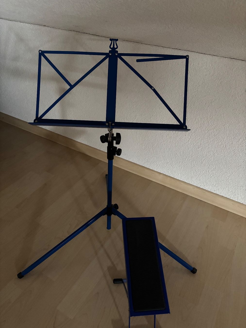 Strumenti musicali: Fussbank & Notenständer K&M – Usato da Pratteln venduto da Cisio01