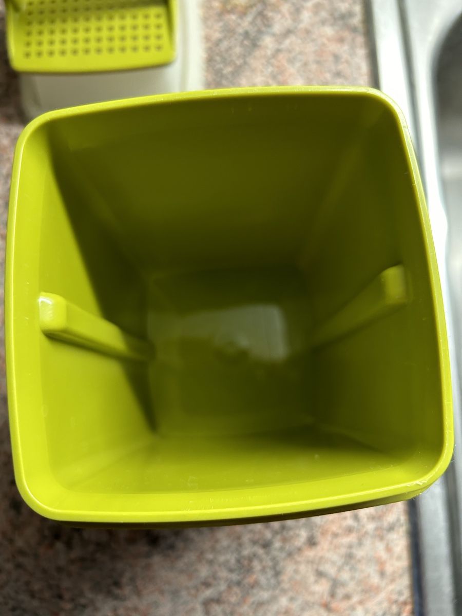 Tupperware Contenitori & Simili: Ascenseur cornichon Tupperware – Usato da Montsevelier venduto da Batson 2