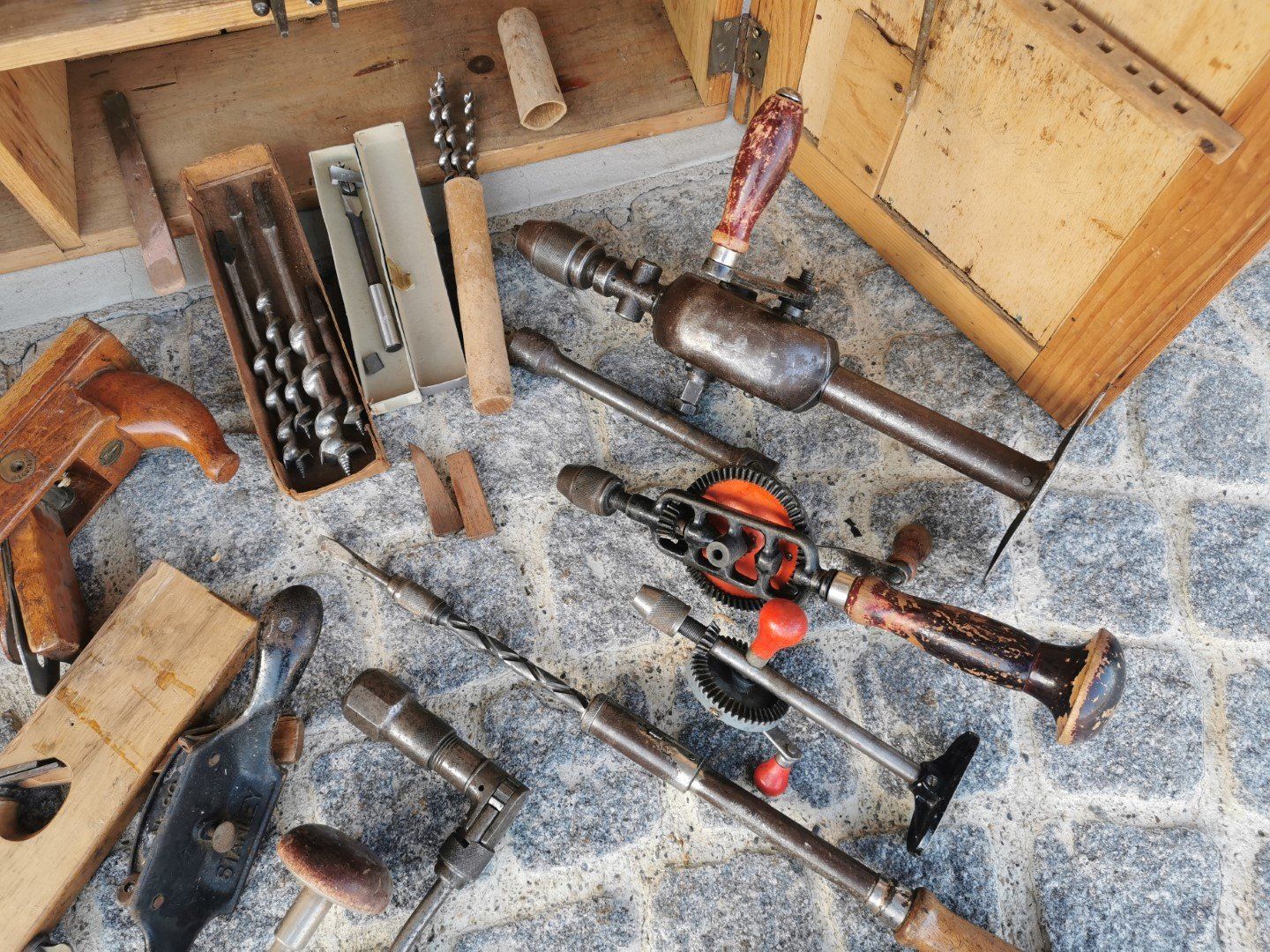 Tutti gli attrezzi: Vintage Werkzeug-Schrank – Usato da Speicher venduto da joreim 2