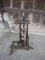 Antikes Spinnrad aus Holz