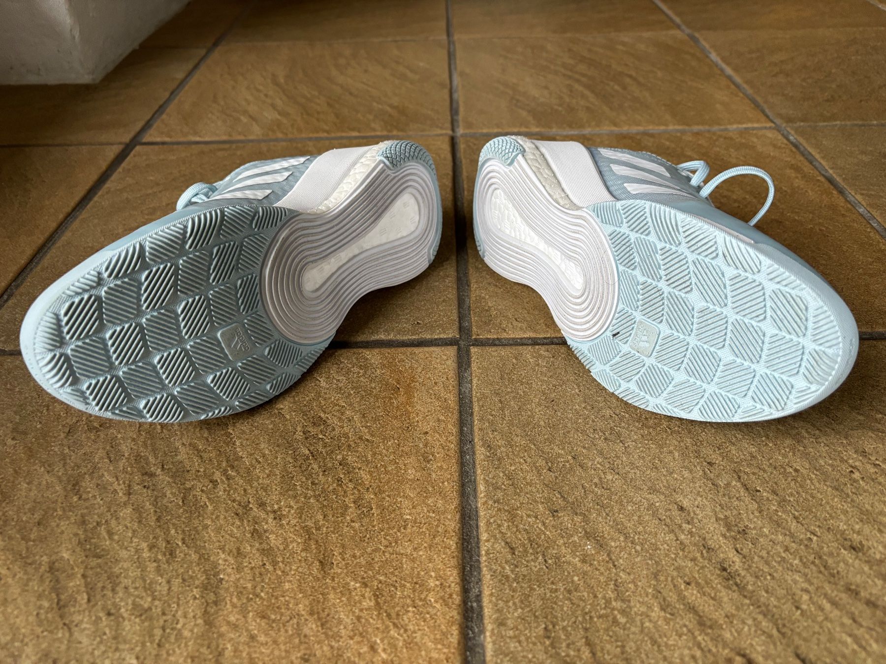 Adidas Scarpe da donna: Adidas Hallenschuhe Damen - Hellblau - 37 – Nuovo (secondo la descrizione) da Flamatt venduto da jmaurer 4