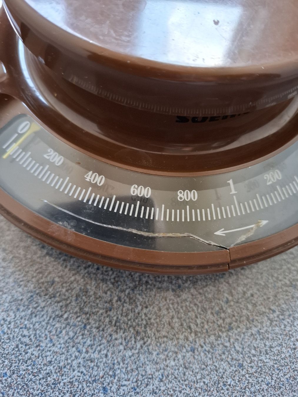 Appareils de cuisine: Küchenwaage braun mit Skala 0-2000g gebraucht – D'occasion à Bern par Madagaskarpalme 1