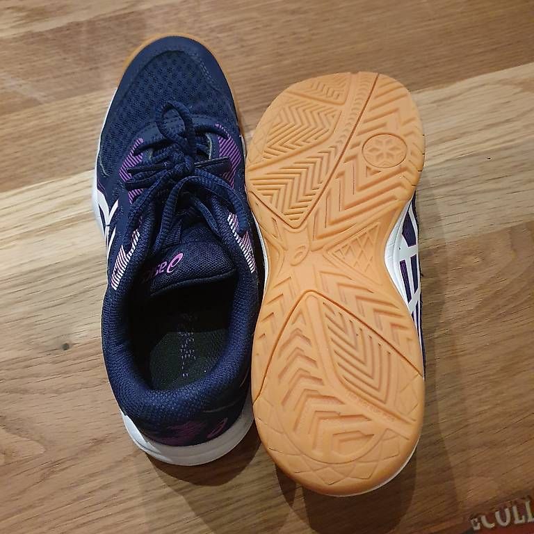 Scarpe da uomo: ASICS Hallenschuhe 36 – Usato da Widnau venduto da Nela26 1