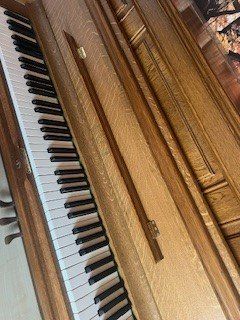 Musikinstrumente: Piano Rippen, Modell "largo", Eiche rustikal massiv – Gebraucht aus Schönenberg ZH von Bosh 8