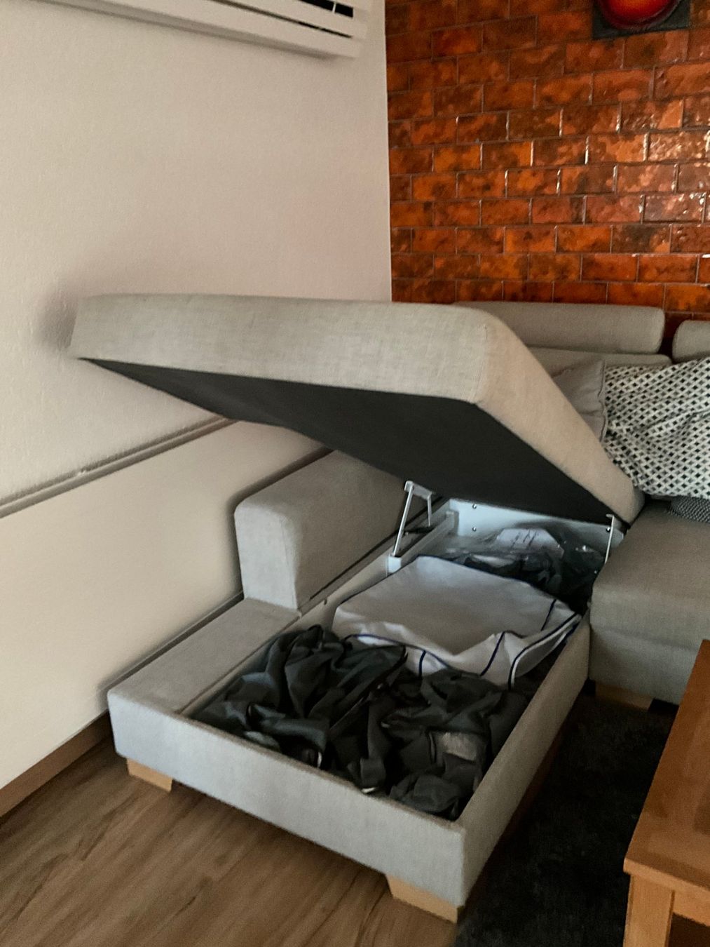 Ikea Divani: Gemütliches Sofa mit Stauraum – Usato da Bremgarten AG venduto da Ann_m2bx 2